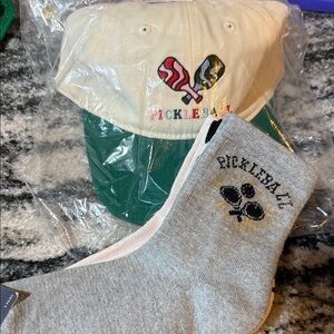 NWT pickleball set. Hat and 3 pack of socks. Universal thread socks/frasier hat